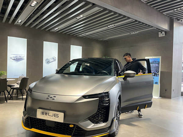 外媒激烈讨论：中国电动车企在永无止境地重新定义汽车