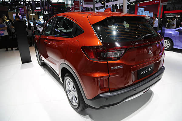 小米汽车SU7锁单量超7万台：新能源汽车市场的新星正崭露头角